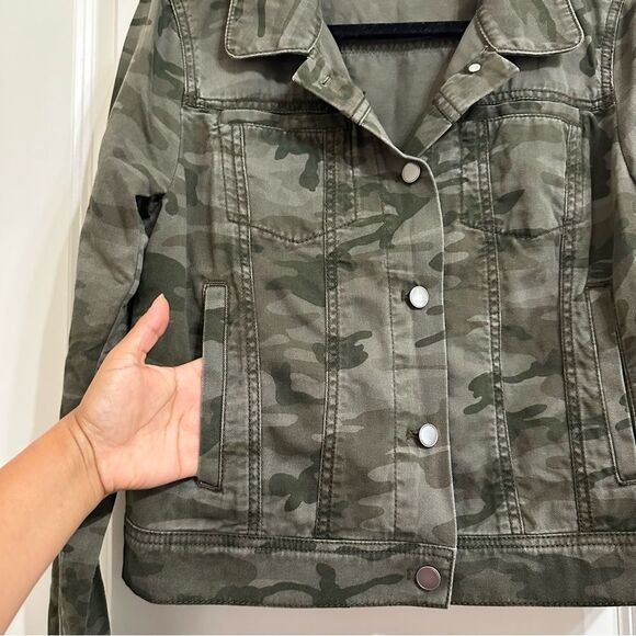 LOFT GORPCORE UTILITY ARMY CAMO CROPPED BUTTON UP LONG SLEEVE JACKET MEDIUM - Picture 3 of 13